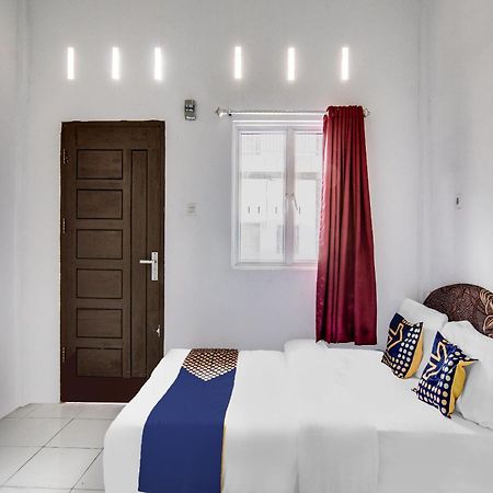 Spot On 91858 Raja Homestay Syariah Pekanbaru Eksteriør bilde